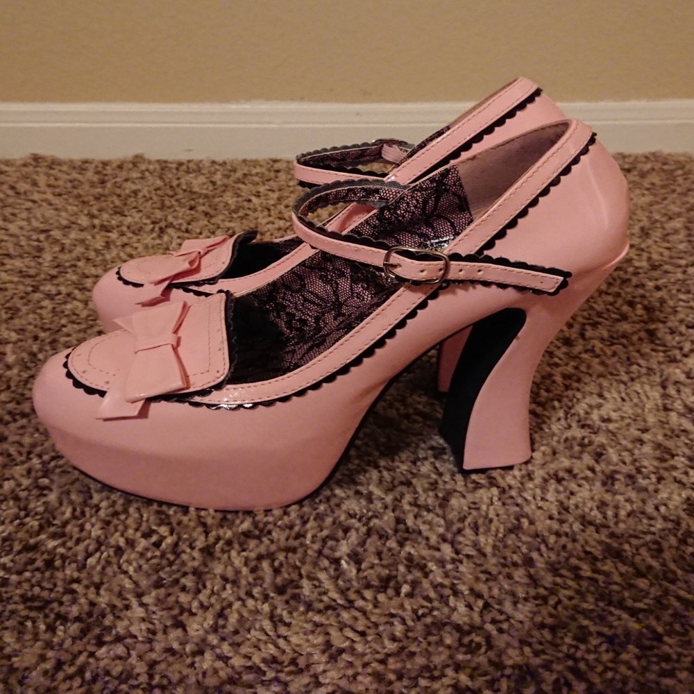 Shoes - Picture 3 of 5